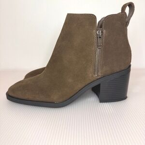 Steve Madden SAFIRA Suede Ankle Boot Size‎ 9.5 Block Heel Side Zip Square Toe